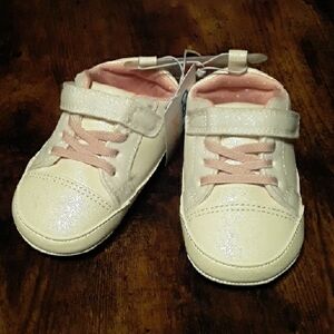 NWT Carter's Baby Girls 12-18 Month Pink & White Shiny Velcro closure Sneakers